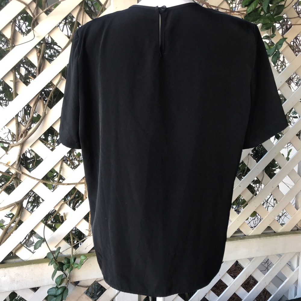 Moder Essentials Top. - Picture 4 of 8